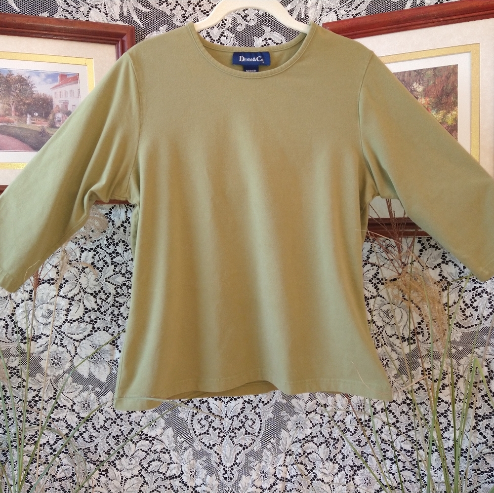 Denim&Co olive green blouse stretchy with 3/4 length sleeves